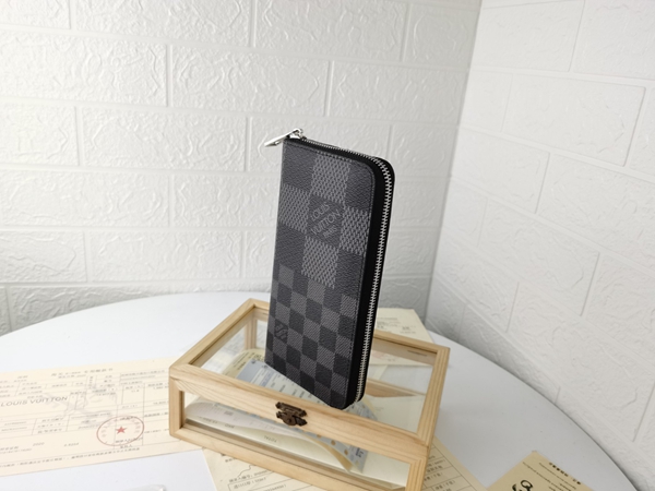 LVコピーウォレット背面デザイン